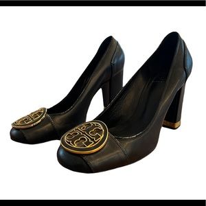 Tory Burch Dewie Leather/Patent Pump size 9 black